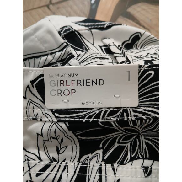 Chico's the Platinum Girlfriend Crop Slim Fit Floral Pants Black White Medium - Picture 11 of 11